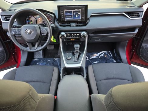 Certified 2022 Toyota RAV4 LE image 9