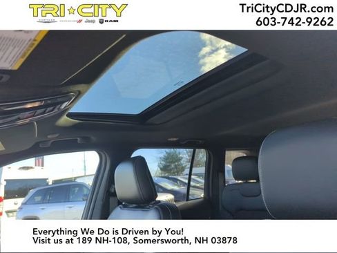 New 2025 Jeep Grand Cherokee Altitude image 20