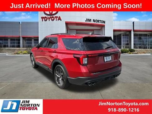 Used 2025 Ford Explorer ST AWD/4WD image 5