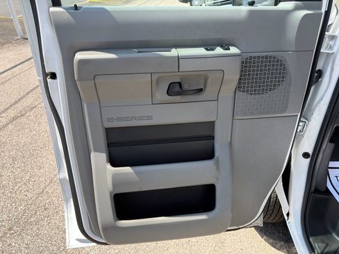 Used 2024 Ford E-450 and Econoline 450 Super Duty w/ Power Windows & Locks Group RWD image 5