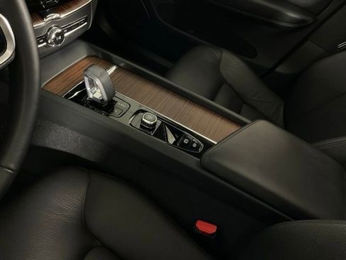 Certified 2023 Volvo XC60 B5 Plus w/ Climate Package AWD/4WD image 14