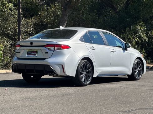Used 2023 Toyota Corolla SE w/ Carpet Mat Package (TMS) FWD image 5