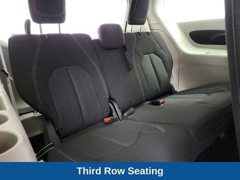 Used 2020 Chrysler Voyager L FWD image 26