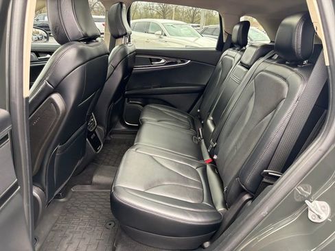 Certified 2022 Lincoln Nautilus Reserve image 30