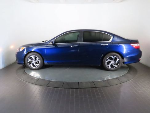 Used 2017 Honda Accord LX image 2