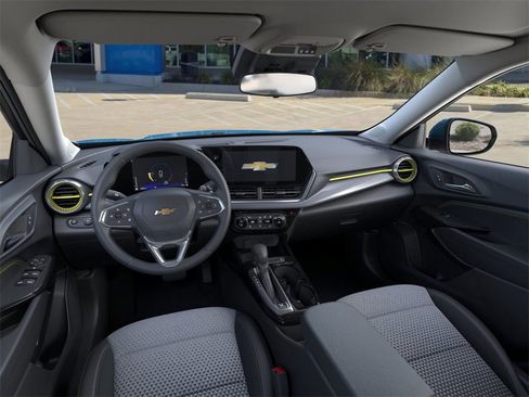 New 2026 Chevrolet Trax LT w/ Driver Confidence Package image 15