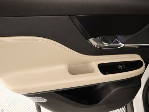 Certified 2025 Lincoln Corsair Reserve w/ Equipment Group 202A image 17