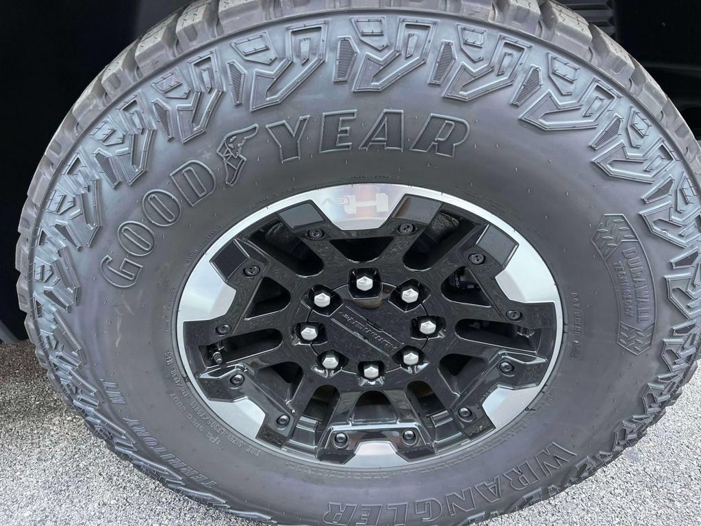 New 2024 GMC Hummer EV 2X w/ Extreme Off-Road Package AWD/4WD image 11