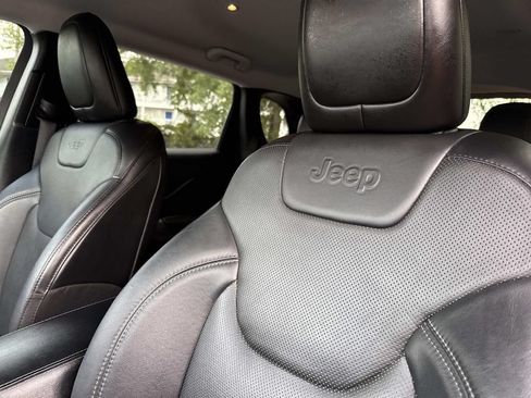 Used 2020 Jeep Cherokee Limited AWD/4WD image 25