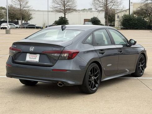 Used 2025 Honda Civic Sport image 4