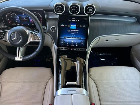 Used 2024 Mercedes-Benz GLC 300 4MATIC image 15