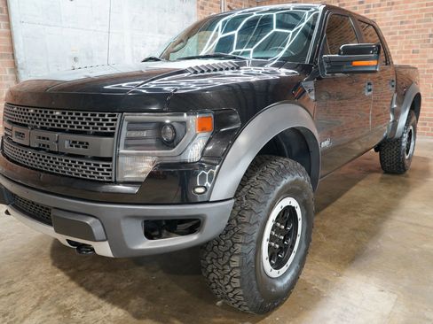 Used 2014 Ford F150 Raptor w/ Equipment Group 801A Luxury image 26