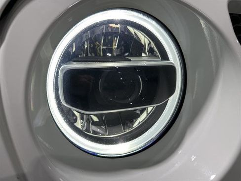 Used 2020 Jeep Wrangler Sport image 10