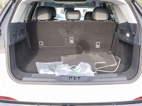 Used 2025 Lincoln Nautilus Premier w/ Equipment Group 102A image 12