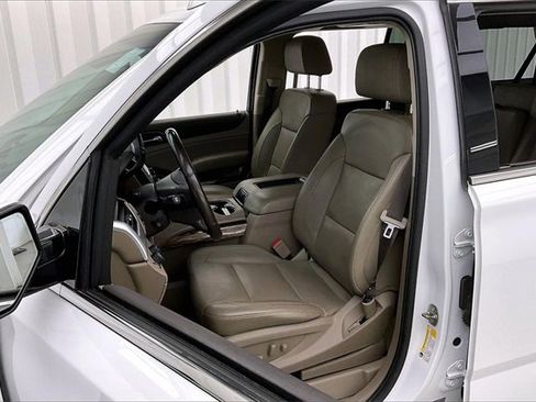 Used 2019 GMC Yukon XL SLT w/ Open Road Package image 8