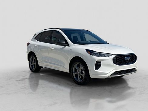 Certified 2024 Ford Escape ST-Line w/ Tech Pack #1 AWD/4WD image 10