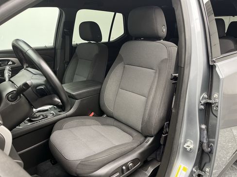 Certified 2023 Chevrolet Traverse LT w/ Midnight/Sport Edition image 9