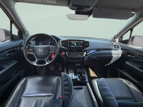 Used 2019 Honda Pilot Touring image 10