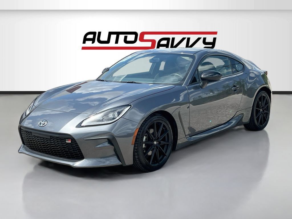 Used 2025 Toyota GR86 Premium w/ ALL Weather Mat Package (TMS) RWD image 3