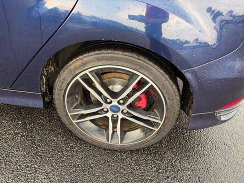 Used 2016 Ford Focus ST w/ Equipment Group 401A FWD image 11