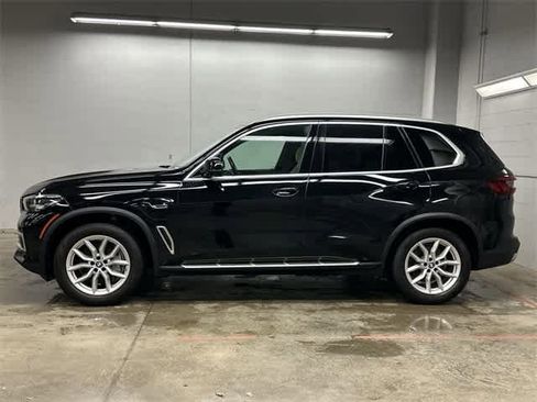Used 2022 BMW X5 xDrive45e w/ Parking Assistance Package image 2