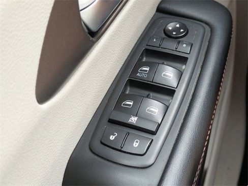 Used 2019 Chrysler Pacifica LX w/ Tire & Wheel Group image 26