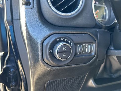 Certified 2022 Jeep Gladiator Overland w/ Popular Equipment Package image 35