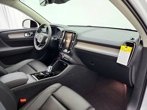 New 2026 Volvo XC40 B5 Plus w/ Protection Package Premier AWD/4WD image 17