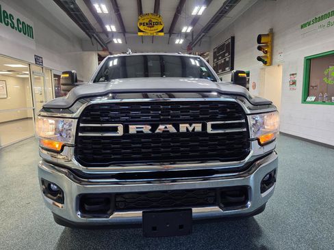 Used 2024 RAM 2500 Big Horn w/ Level 2 Equipment Group AWD/4WD image 3