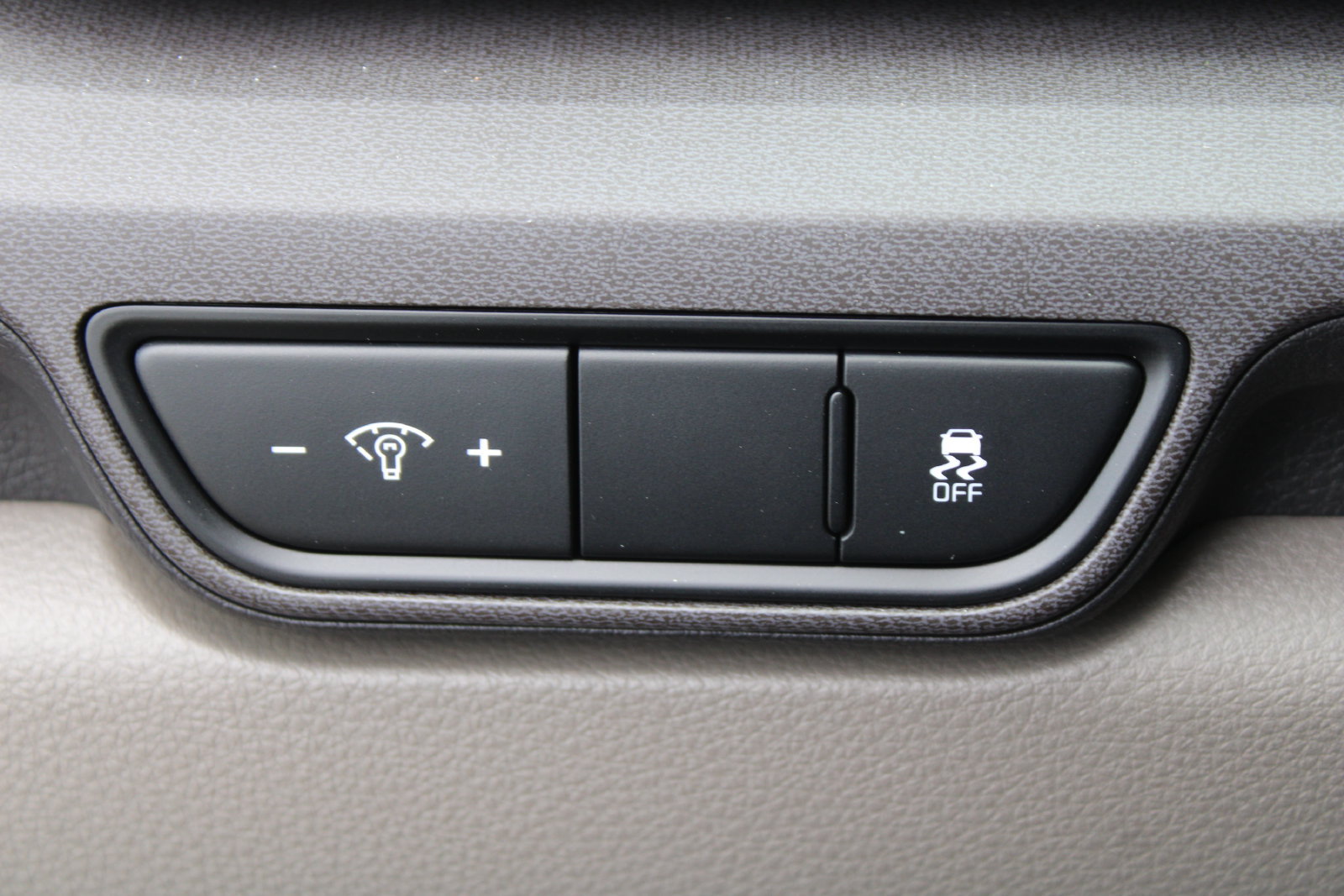 New 2026 Kia Carnival EX FWD image 30