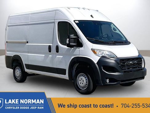 Used 2025 RAM ProMaster 2500 w/ Convenience Group FWD image 1