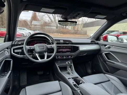Certified 2025 Audi Q3 2.0T Premium image 15