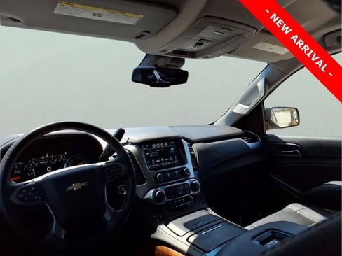 Used 2018 Chevrolet Suburban Premier w/ RST Edition AWD/4WD image 9