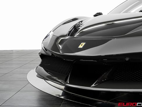 Used 2024 Ferrari SF90 Spider image 18