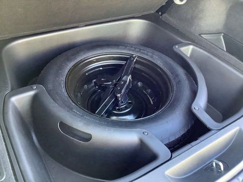 Used 2018 Jeep Grand Cherokee Laredo image 30