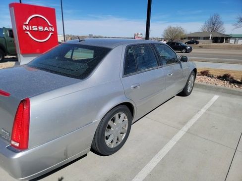 Used 2007 Cadillac DTS Luxury II image 7
