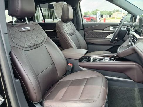Used 2025 Ford Explorer Platinum w/ LUX Leather Package AWD/4WD image 18