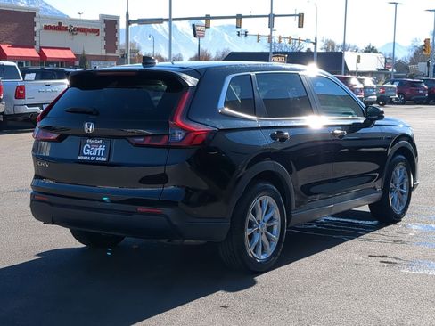 Used 2024 Honda CR-V EX image 3