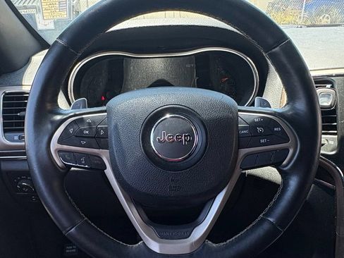 Used 2017 Jeep Grand Cherokee Limited w/ Luxury Group II RWD image 16