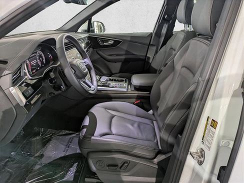 Certified 2025 Audi Q7 3.0T Premium w/ Convenience Package image 22