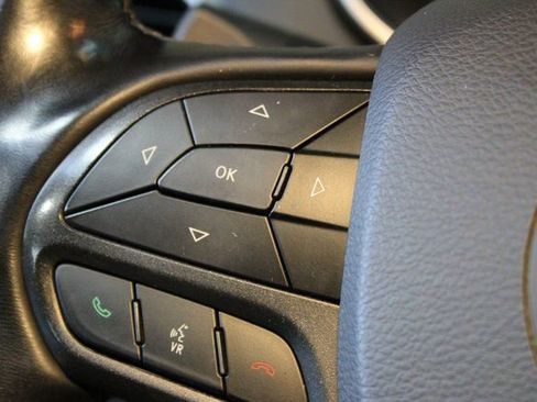 Used 2021 Jeep Cherokee Trailhawk w/ Sun & Sound Group image 23