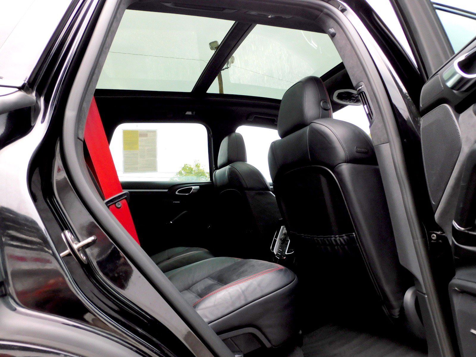 Used 2016 Porsche Cayenne GTS AWD/4WD image 18
