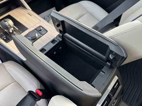 Certified 2024 MAZDA CX-90 Plug-In Hybrid w/ Premium Pkg image 18