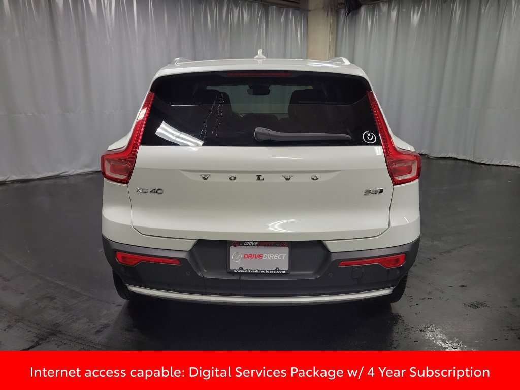 Used 2024 Volvo XC40 B5 Plus AWD/4WD image 8