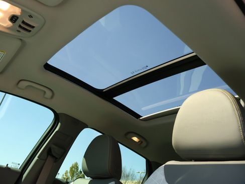 Used 2023 Chevrolet Bolt EUV Premier w/ Sun & Sound Package image 22