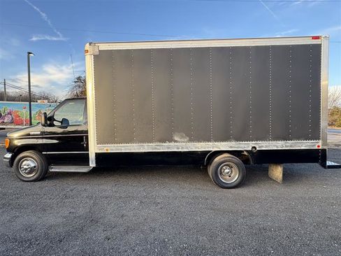 Used 2006 Ford E-450 and Econoline 450 image 2