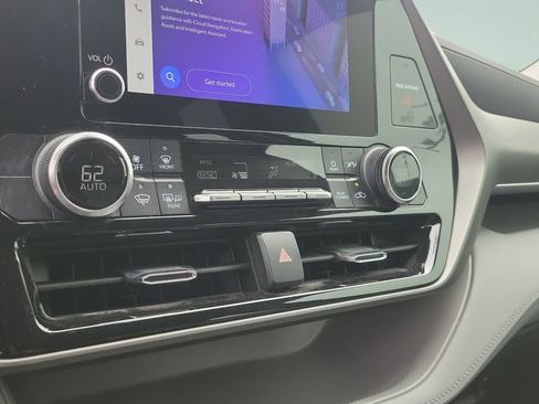 Used 2023 Toyota Highlander LE image 23