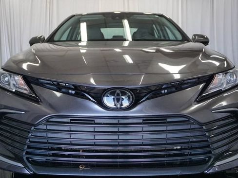 Used 2022 Toyota Camry LE FWD image 3