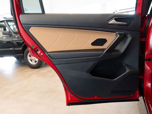 Used 2024 Volkswagen Tiguan SE R-Line image 13