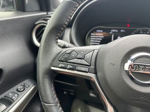 Used 2019 Nissan Kicks SR w/ SR Premium Package FWD image 23